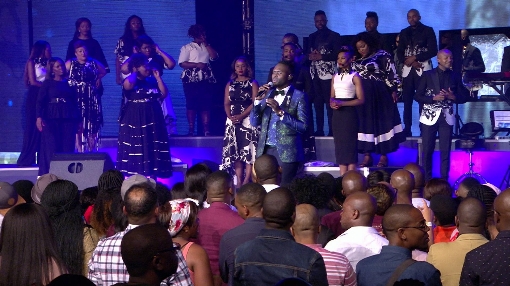Kuwe (Live at the Sandton Convention Centre - Johannesburg, 2018) feat. Mnqobi Nxumalo