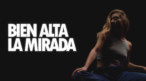 Bien Alta la Mirada (Lyric Video)